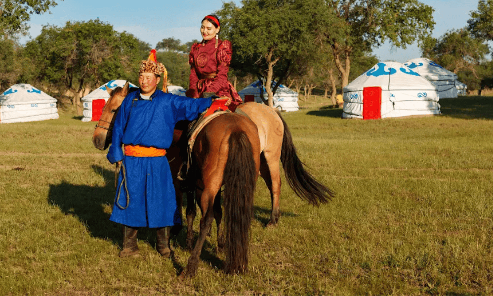 Adventure Honeymoon in Mongolia, Space and Connection